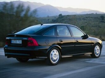 rozpredám Opel Vectra B hatchback