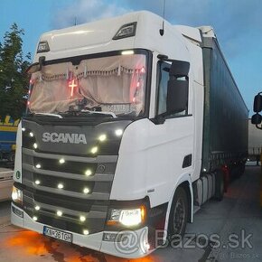 Scania R450 A 4x2 EB Lowdeck / MEGA