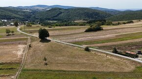 NA VIDIEK / VEĽKORYSÝ POZEMOK 4,3ha V SRDCI OBCE MALÁ LEHOTA