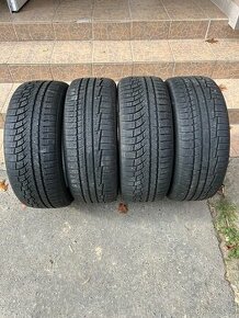 Nokian zimné pneu 215/50 r17