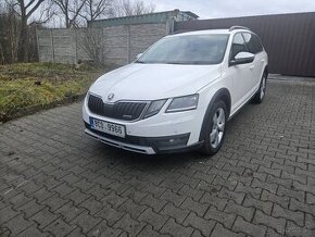 Škoda Octavia Combi Scout 2.0 TDI DSG / DPH/ plně pojízdné.