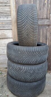 Predám 4 jazdené zimné Pirelli Michelin Cross 275/45 R20