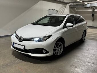 Toyota Auris combi 1.6 97kW, 2018, SK auto