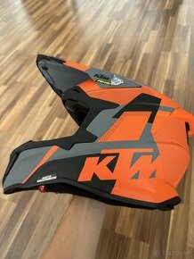 KTM prilba