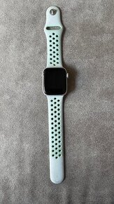 Apple Watch SE Nike 40mm - ZNÍŽENÁ CENA