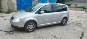 Volkswagen Touran 2.0 Fsi 7 miestny