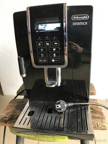 Automaticky kávovar Delonghi Magnifica