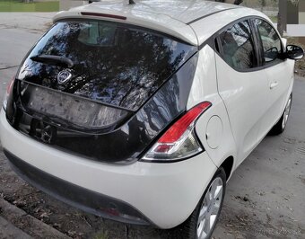 Lancia Ypsilon 1.2 2013 predám DVERE,  MOTOR 169A4000