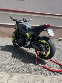 YAMAHA MT-09