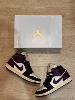 Air Jordan 1 mid se / sail black 43