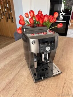 Kávovar Delonghi Magnifica S Smart