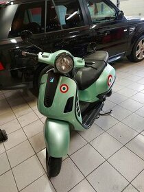 Vespa 200 Gts carbon rv.2004