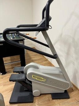 Technogym Stepper XT v top stave