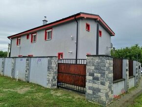 Investičná budova /dom/ v Komjaticiach - 1