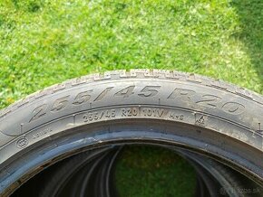 255/45 r20 zimné Pirelli