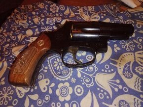 Revolver Taurus 85