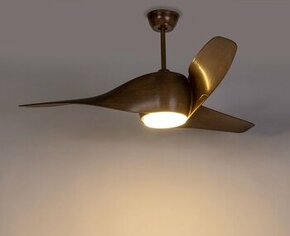 Designový drevený luster s ventilátorom