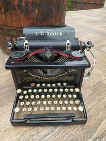 Písací stroj L.C. Smith - 1