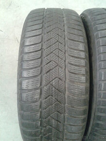 Zimna sada 225/55 R17 97H PIRELLI WINTER SOTTOZERO 3