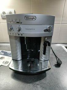 Kávovar DeLonghi Magnifica - 1