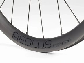 Cestné kolesá Bontrager Aeolus Elite 35 TLR Disc