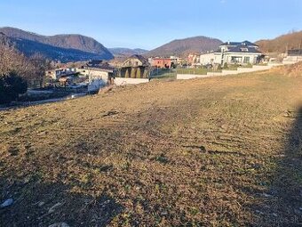 Predaj stavebného pozemku na výstavbu RD,922 m2 - Budatín