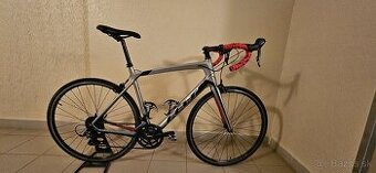 Karbónový cestný bicykel FELT Z7