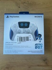 PS5 Astro Bot Dualsense Limited Edition