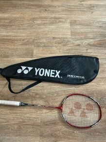 Bedmintonová raketa Yonex