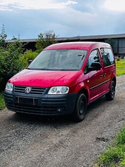 Rozpredam Volkswagen Caddy LIFE 1.4 16V . 5 miestna verzia .