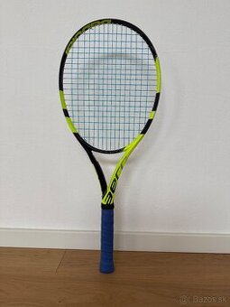 Juniorská tenisová raketa (Babolat Pure Aero)