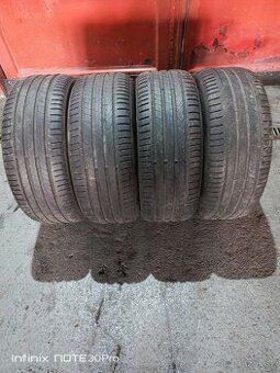 245/45R18