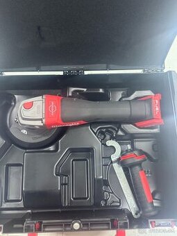 Milwaukee M18 uhlová brúsia