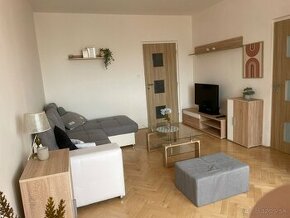 Fully furnished 4 room apartment in the City center for rent