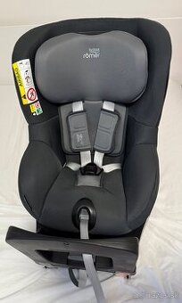 Britax Römer Dualfix M i-size