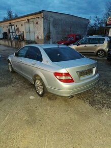 Rozpredám mercedes c220 cdi w204 125kw automat rok 2008 - 1