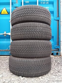 215/55R17 Zimné pneumatiky Semperit