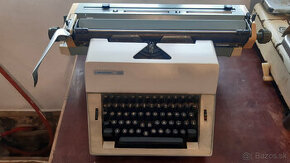 Predám písací stroj.