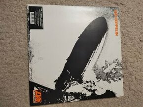 LP LED ZEPPELIN THE CLASSIC 1969 DEBUT ALBUM - 1