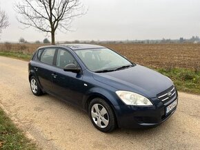 Kia cced 1.4 77kw 1.majitel