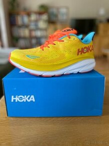 Hoka Clifton 9