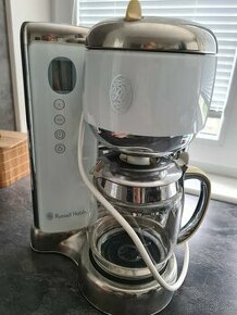 Prekvapkavaci kavovar Russell hobbs