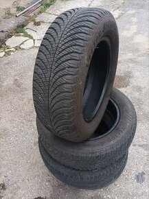 Predám zimné pneumatiky Goodyear 185/65 R15