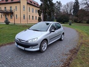 Peugeot 206 1.4i TOP STAV 