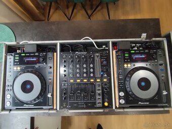 Pioneer DJM 700 a CDJ 850 black