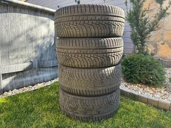 225/40 R18