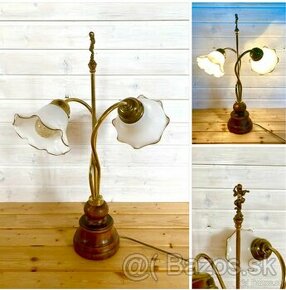 Stará krásná romantická stolní lampa
