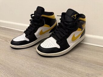 JORDAN 1 MID "WHITE POLLEN BLACK”