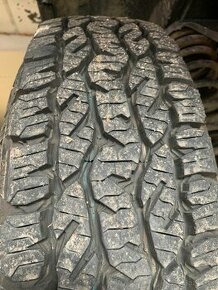 Matador MP72 Izzarda A/T2   205/80 R16 104T EXTRA LOAD 4 ks