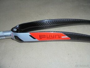 Vidlica LAPIERRE CARBON 28"